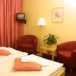 Uno Ξενοδοχείο 4*
