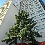 Ξενοδοχείο Uno 4*