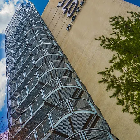 Uno Hotel 4*