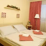 Hotell Uno 4*