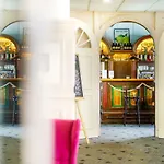 Uno Hotell 4*