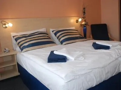 Uno 4* Prag
